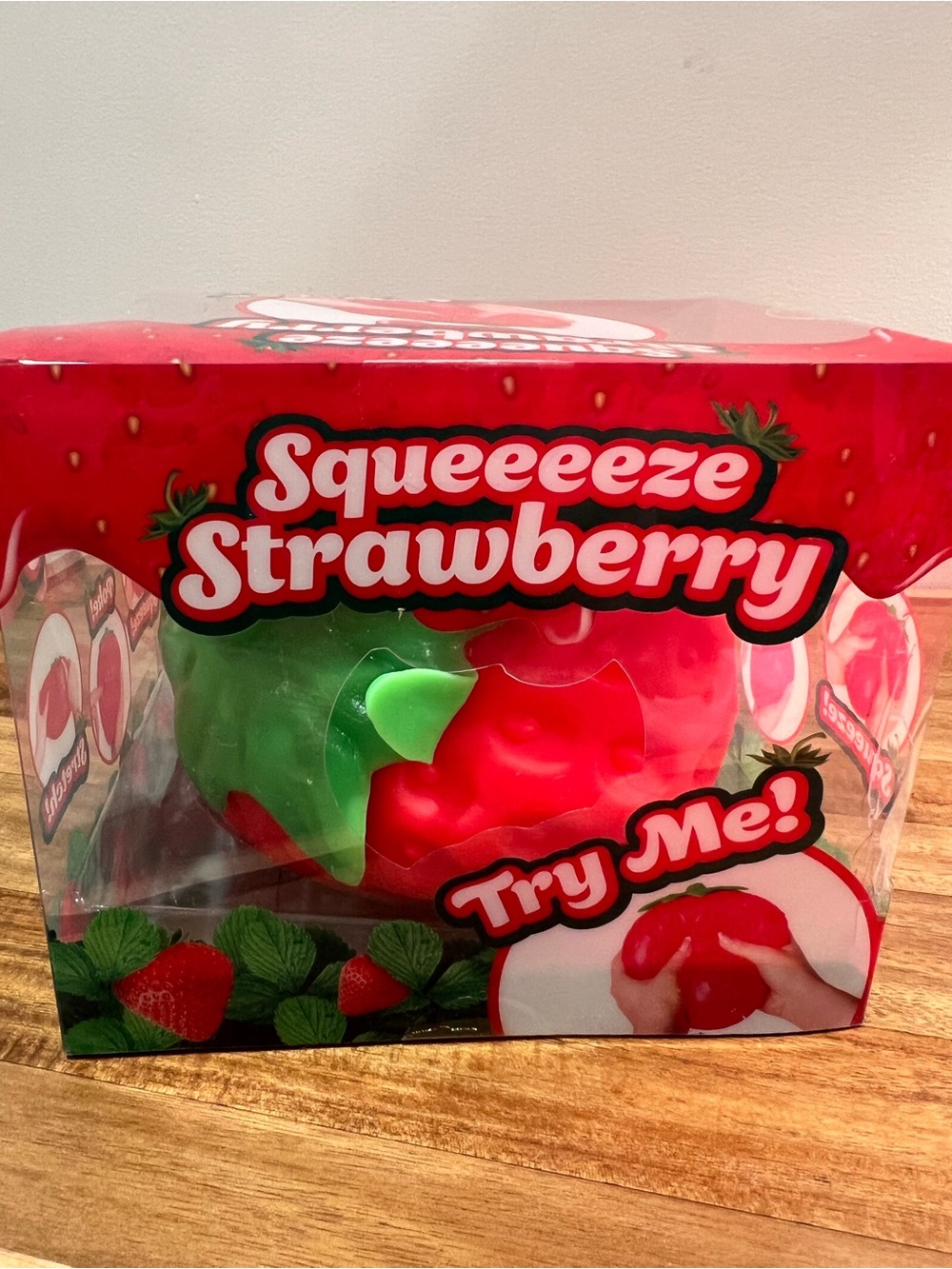 ❤️Sunny Days Squeeze Strawberry Squishy 🍓 NEW in Box🔥